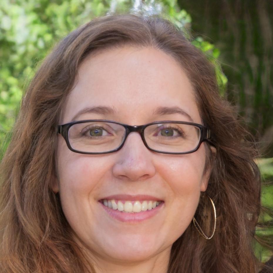 Portrait of Sabrina Thorne, Senior Financial Analyst